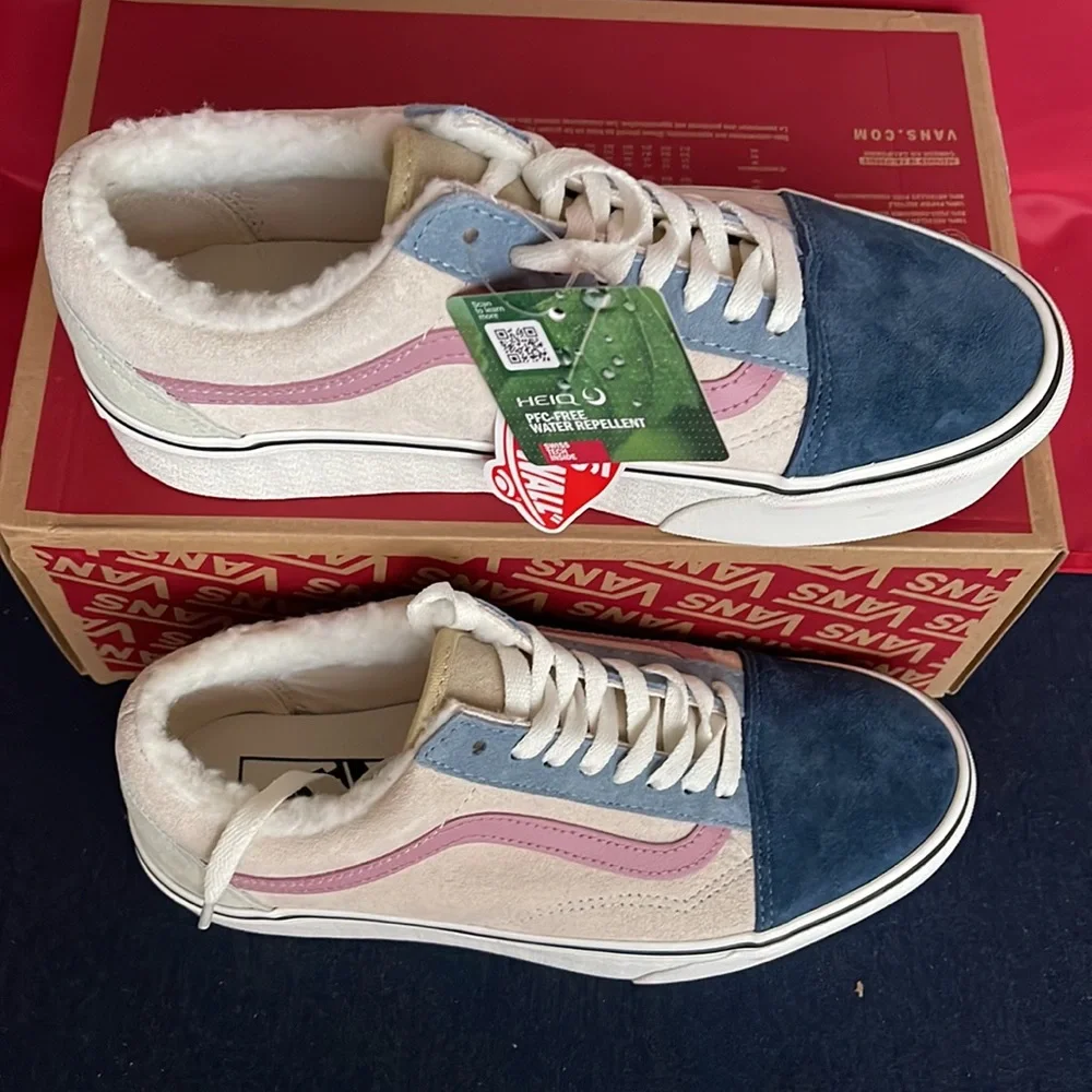 Vans Old Skool Stacked
Pig Suede/Sherpa Multi Co
VNOA7Q5MMUL
WMNS Platforms - Picture 3 of 16